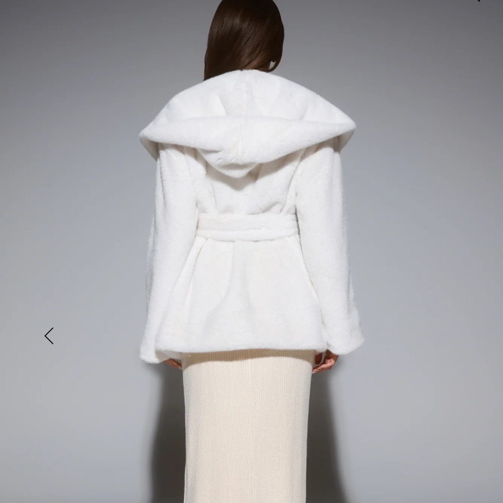 NWT * Hello Molly White Teddy Jacket - Size Small - Picture 8 of 9